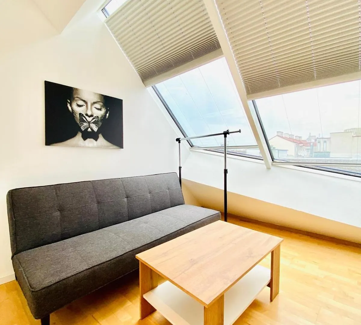 Comfy Central 4-Bedroom Shared Apartment With Two Levels Vienna Austria