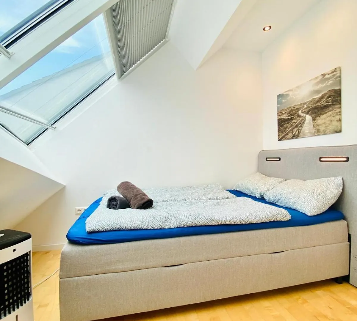 Comfy Central 4-Bedroom Shared Apartment With Two Levels Vienna