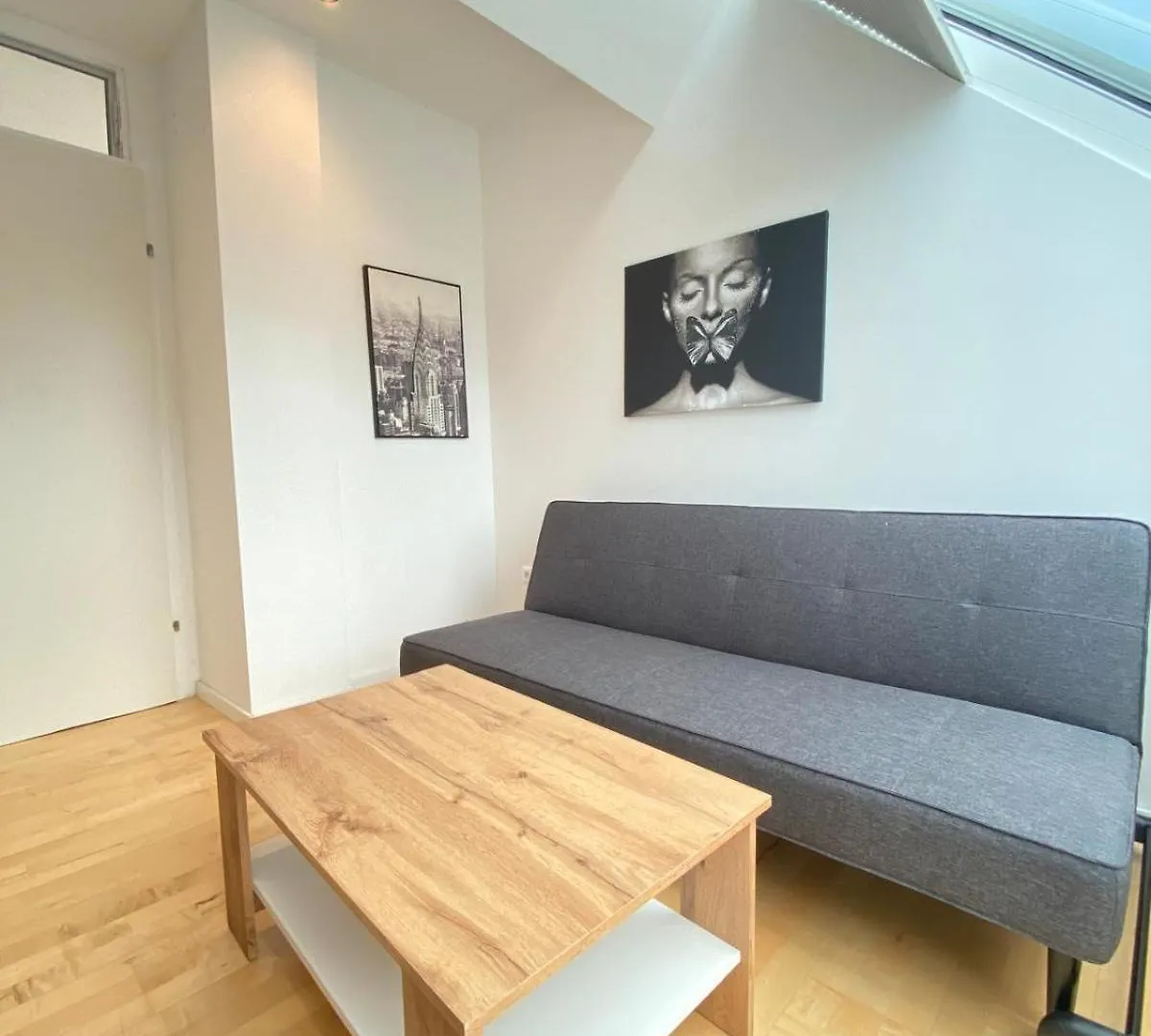 Comfy Central 4-Bedroom Shared Apartment With Two Levels Vienna 0*,
