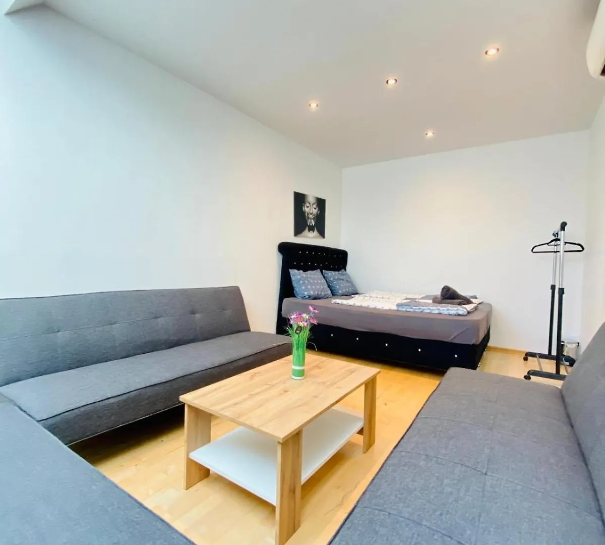 Comfy Central 4-Bedroom Shared Apartment With Two Levels Vienna 0*,  Austria
