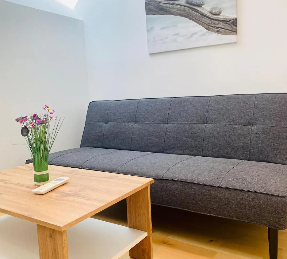 Comfy Central 4-Bedroom Shared Apartment With Two Levels Vienna