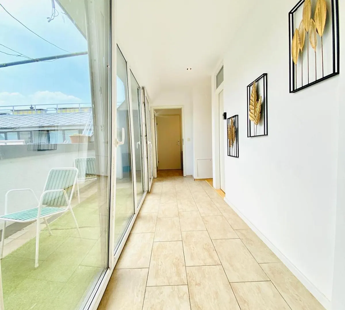 Comfy Central 4-Bedroom Shared Apartment With Two Levels Vienna