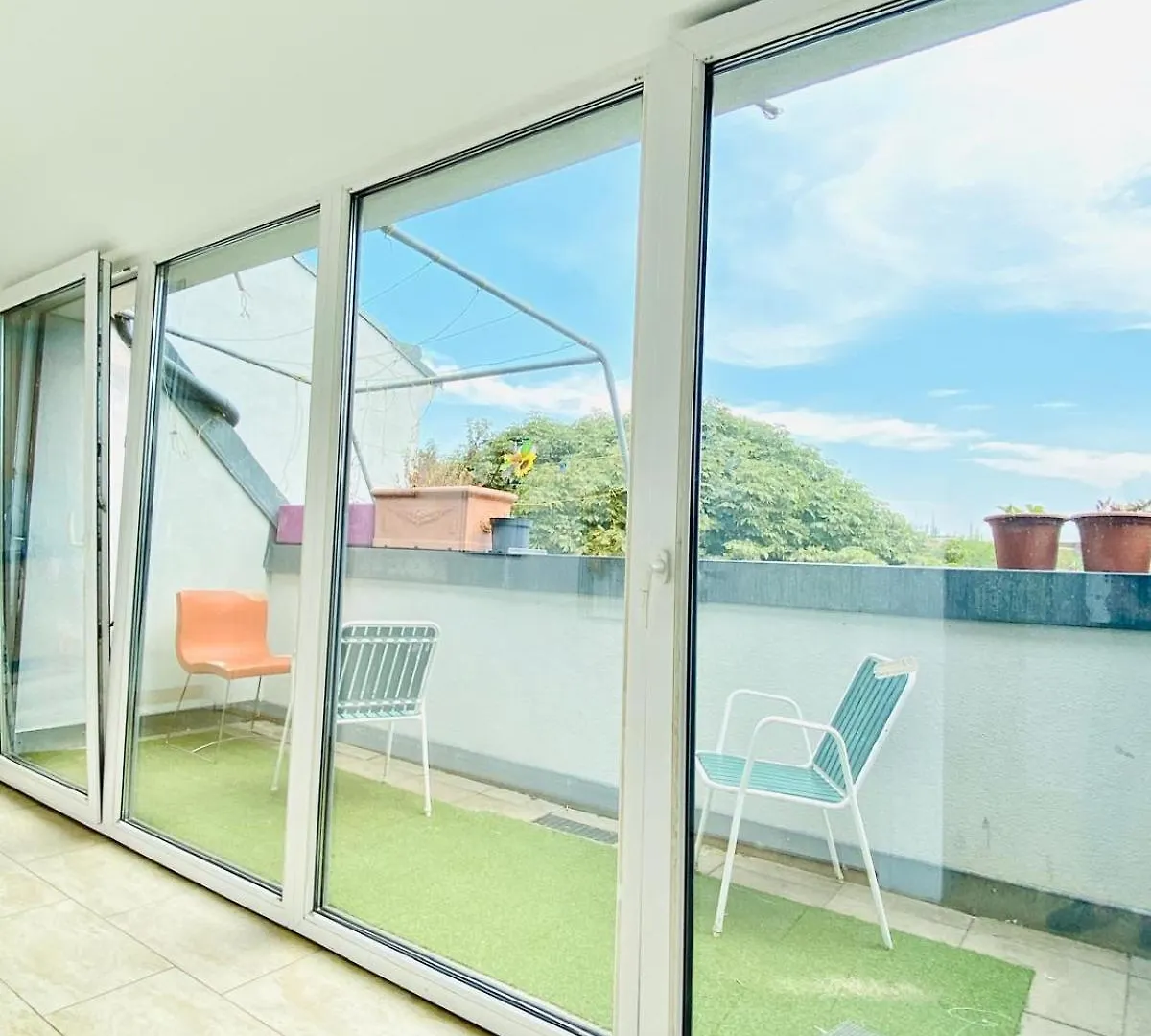 Comfy Central 4-Bedroom Shared Apartment With Two Levels Vienna 0*,