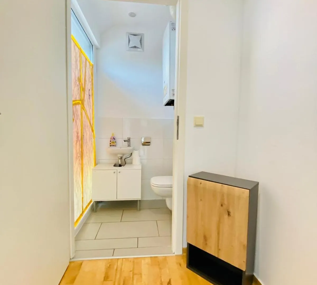 Comfy Central 4-Bedroom Shared Apartment With Two Levels Vienna 0*,