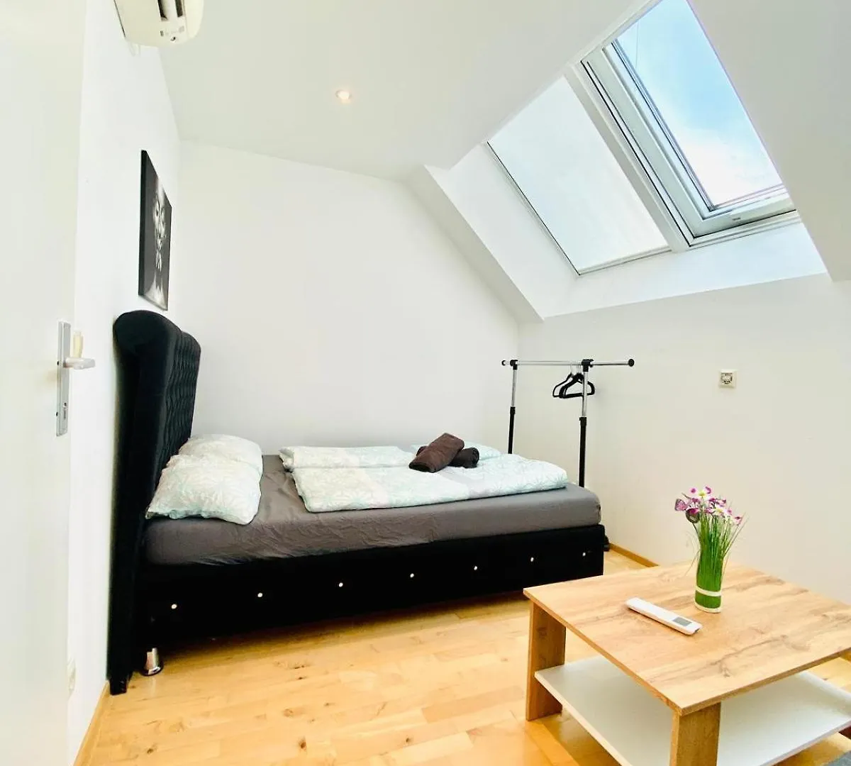 Comfy Central 4-Bedroom Shared Apartment With Two Levels Vienna 0*,  Austria
