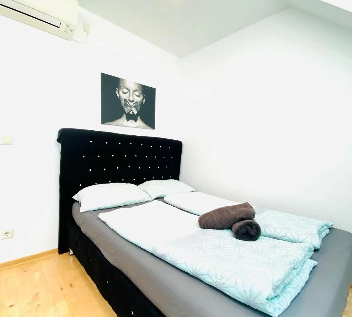 Comfy Central 4-Bedroom Shared Apartment With Two Levels Vienna