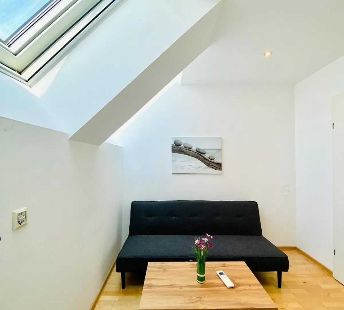 Comfy Central 4-Bedroom Shared Apartment With Two Levels Vienna